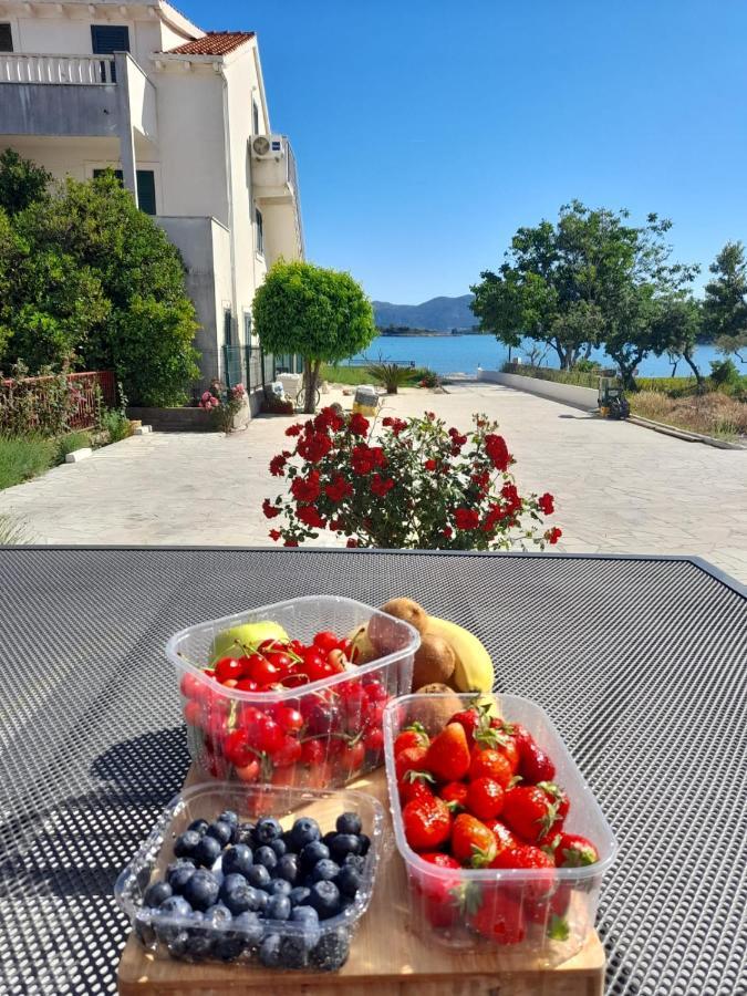 Apartmani Urlic سريسر المظهر الخارجي الصورة