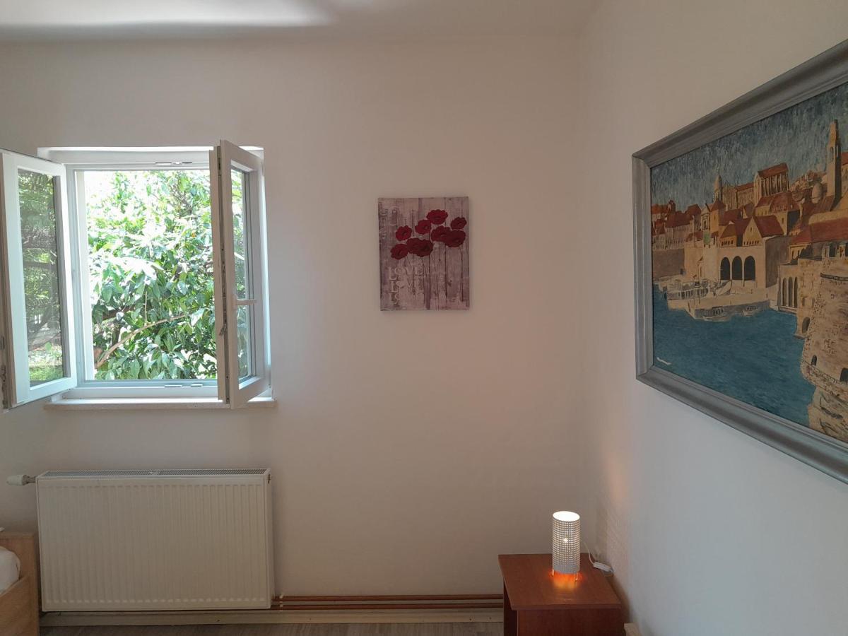 Apartmani Urlic سريسر المظهر الخارجي الصورة