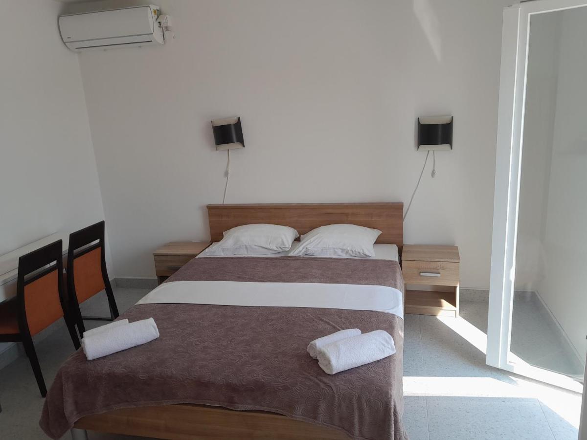 Apartmani Urlic سريسر المظهر الخارجي الصورة