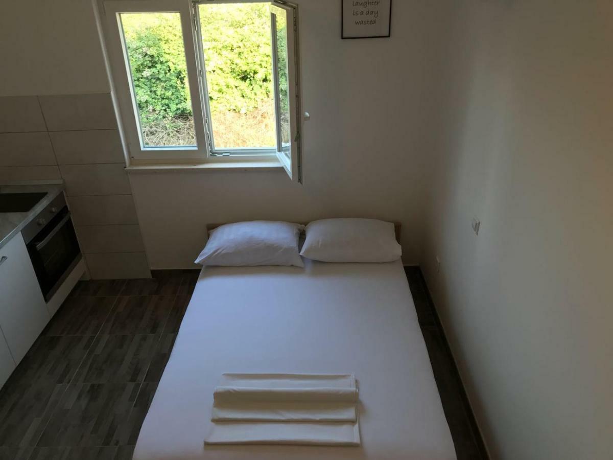Apartmani Urlic سريسر المظهر الخارجي الصورة